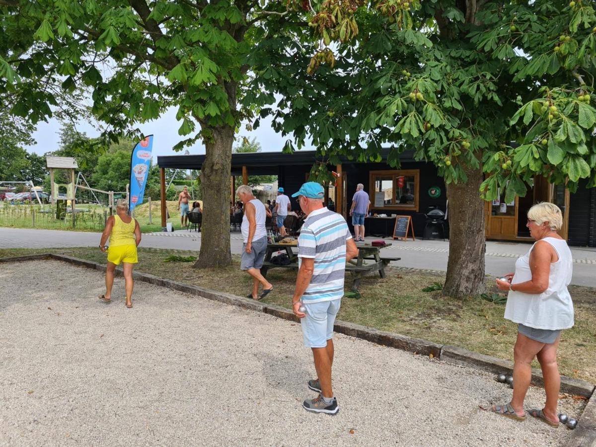סנט מארטן Bungalow 6 Op Recreatiepark De Wielen מראה חיצוני תמונה